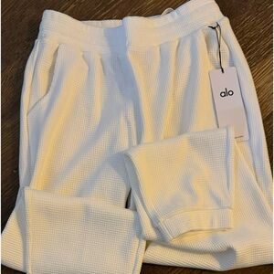 Alo NWT SIZE medium waffle joggers